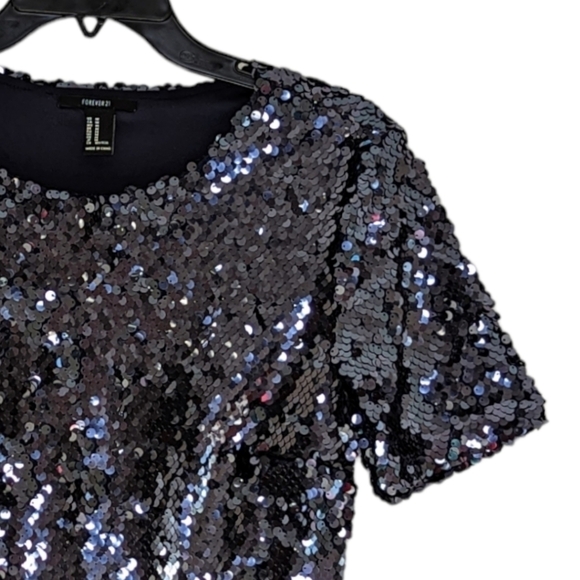 Forever 21 Deep Navy Sequined Short Sleeve Crop Top NWOT Size M - Picture 9 of 14